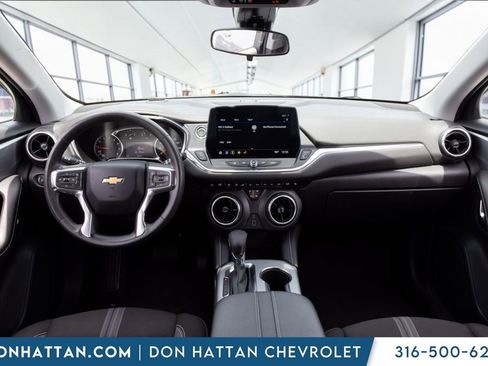 Used 2025 Chevrolet Blazer LT AWD/4WD image 4