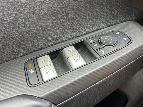 Used 2024 Mitsubishi Outlander SE FWD image 25