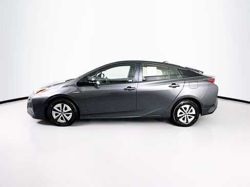 Used 2017 Toyota Prius Four FWD image 4