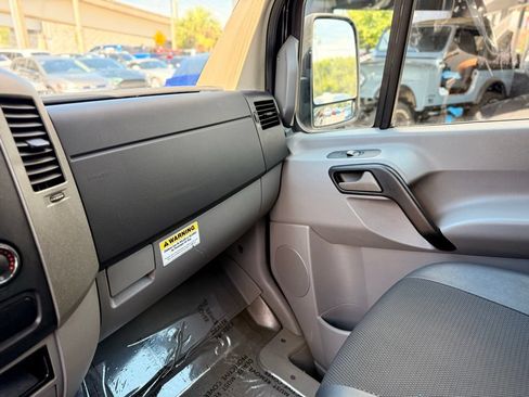Used 2015 Mercedes-Benz Sprinter 3500 image 18
