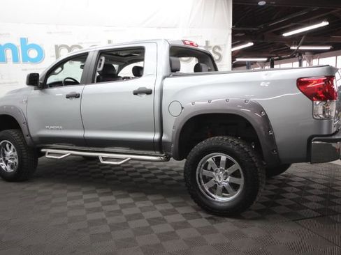 Used 2013 Toyota Tundra 4x4 CrewMax image 2