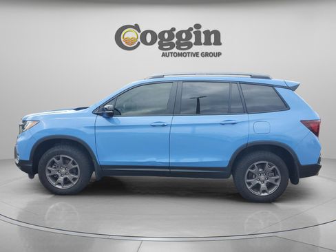 Certified 2024 Honda Passport TrailSport image 3