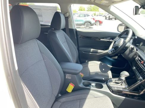 Used 2025 Kia Seltos S image 50