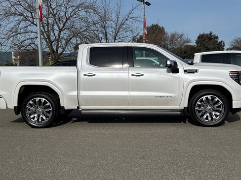 New 2025 GMC Sierra 1500 Denali image 3
