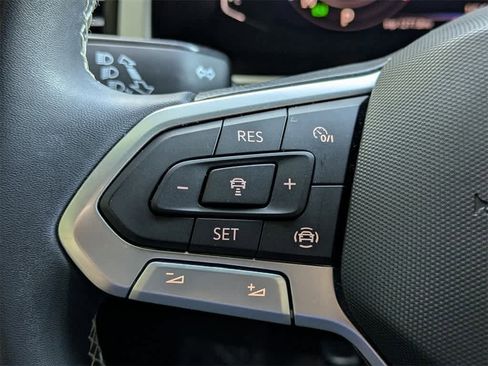 Used 2023 Volkswagen Atlas Cross Sport SE image 34