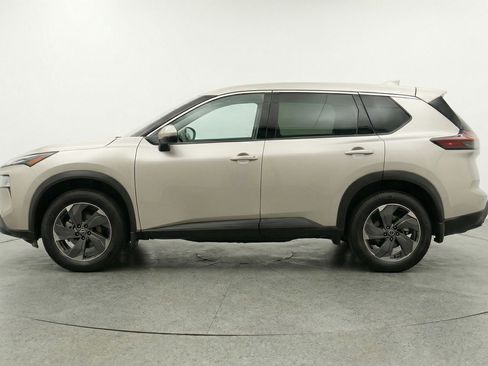 Used 2025 Nissan Rogue SV image 5