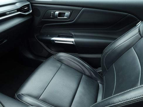 Used 2024 Ford Mustang Premium image 14