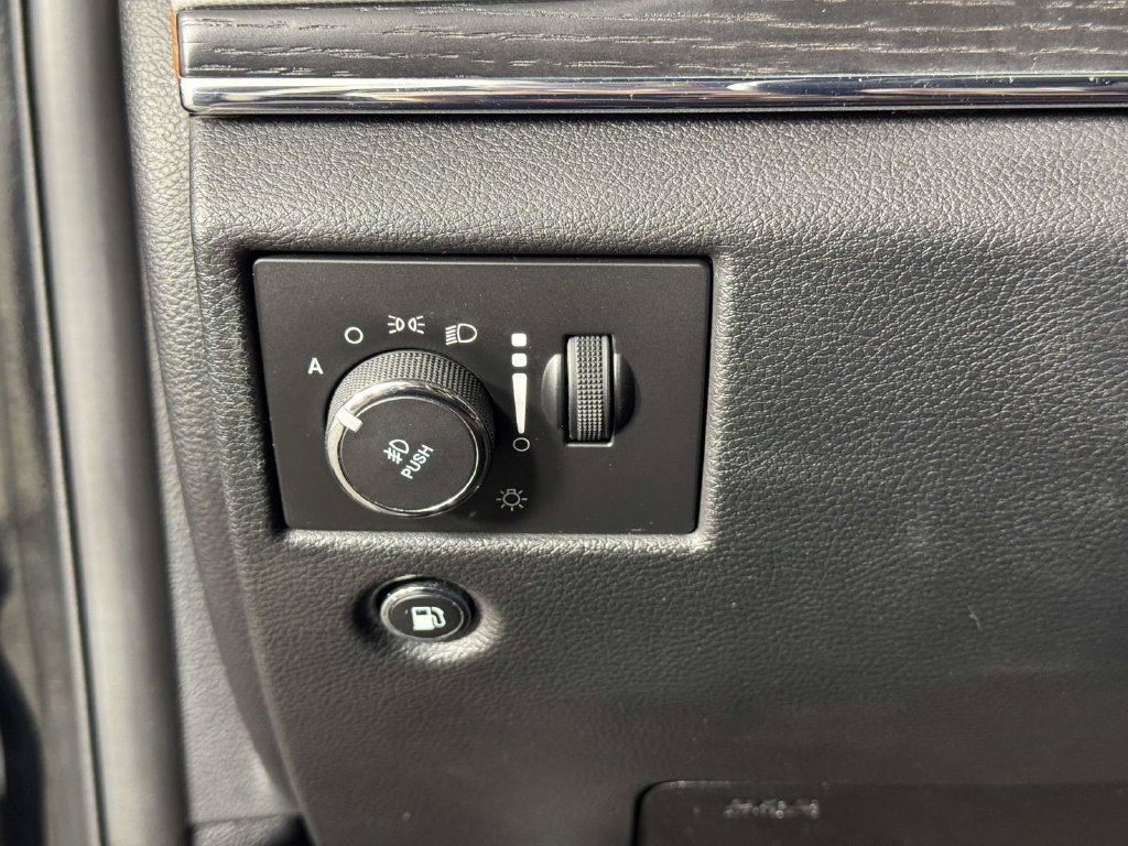 Used 2020 Jeep Grand Cherokee Summit AWD/4WD image 18