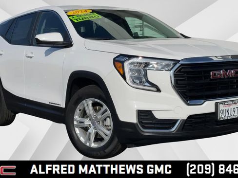 Used 2024 GMC Terrain SLE image 1