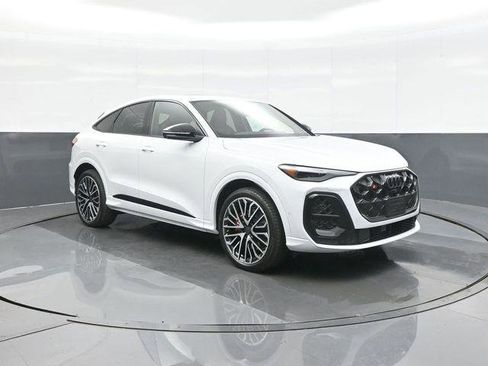 New 2026 Audi SQ5 Prestige image 1