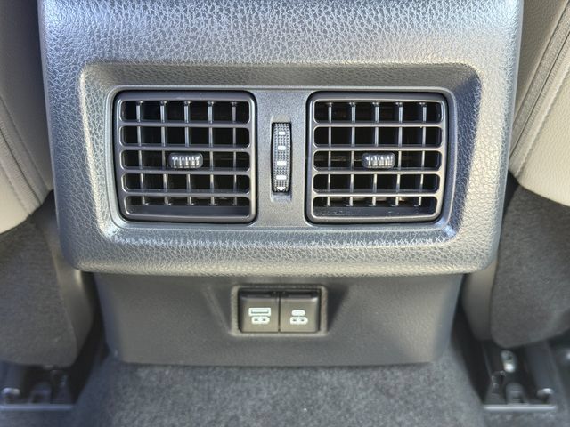 Used 2025 Toyota Camry SE w/ Convenience Package FWD image 16