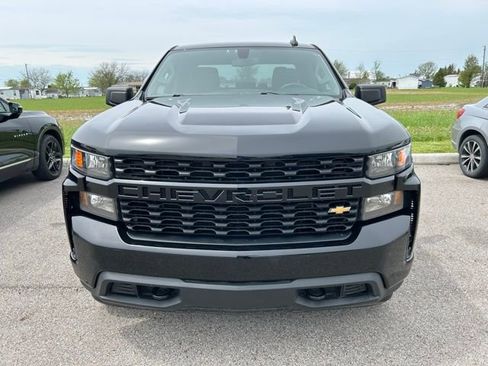 Used 2020 Chevrolet Silverado 1500 Custom w/ Custom Value Package AWD/4WD image 2