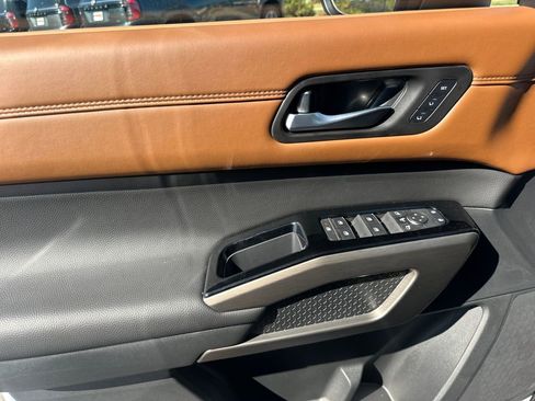 New 2025 Nissan Pathfinder Platinum w/ Cargo Package image 10