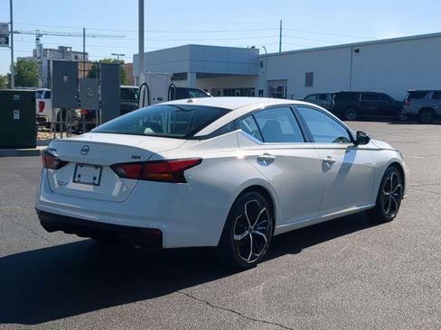 Used 2024 Nissan Altima 2.5 SR FWD image 8