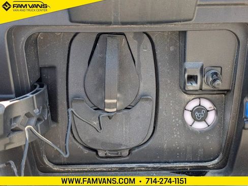 Used 2023 Ford E-Transit Medium Roof image 4