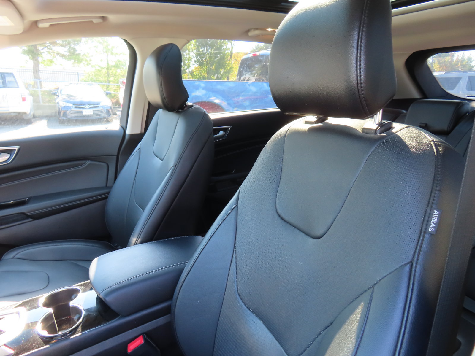 Used 2017 Ford Edge Titanium w/ Equipment Group 302A AWD/4WD image 29