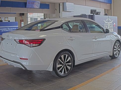 Used 2025 Nissan Sentra SV w/ SV Premium Package FWD image 9