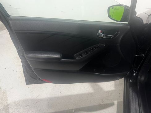 Used 2017 Kia Forte EX image 17