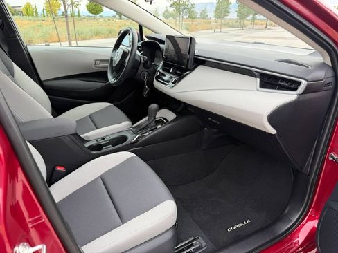 Used 2025 Toyota Corolla LE FWD image 14