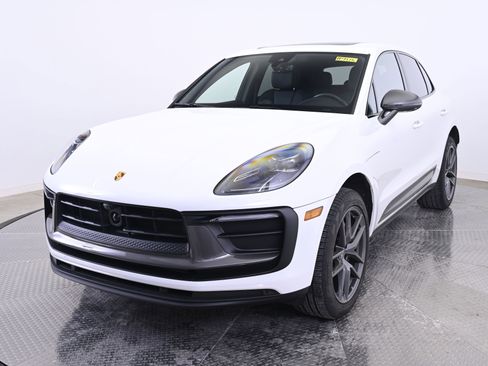 Used 2024 Porsche Macan Turbo image 1