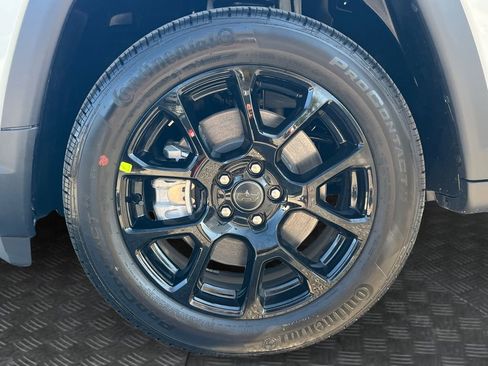 New 2026 Jeep Compass Latitude AWD/4WD image 23