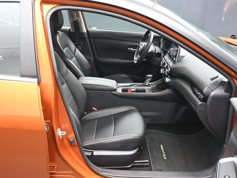 Used 2020 Nissan Sentra SR w/ Premium Package FWD image 9