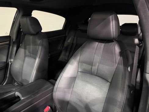 Used 2018 Honda Civic Sport Touring image 4