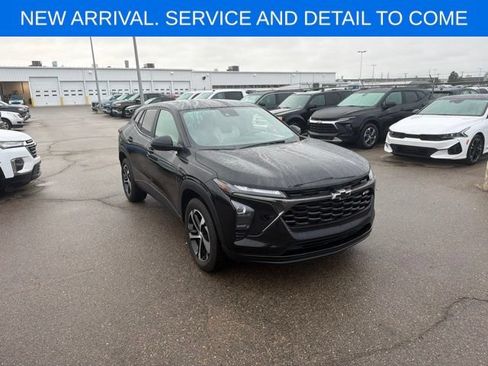 Certified 2024 Chevrolet Trax RS FWD image 1