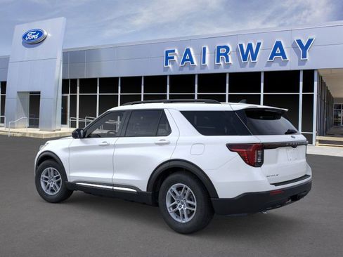 Used 2025 Ford Explorer Active RWD image 4