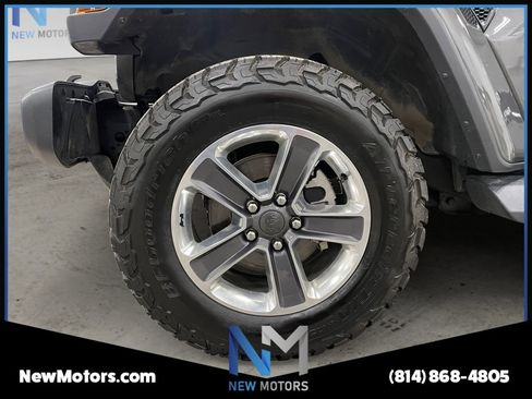 Used 2020 Jeep Wrangler Unlimited Sahara w/ LED Lighting Group AWD/4WD image 14