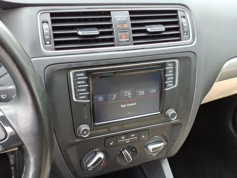 Used 2018 Volkswagen Jetta SE FWD image 21