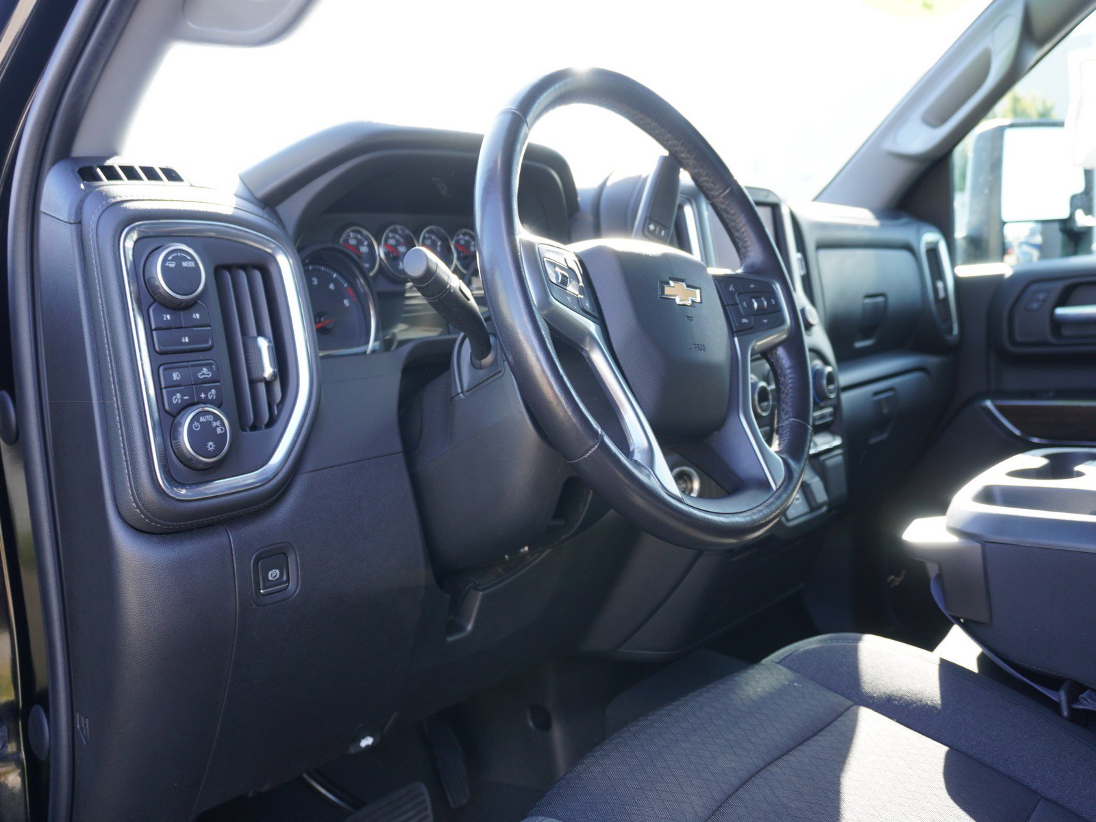 Used 2023 Chevrolet Silverado 2500 LT AWD/4WD image 21