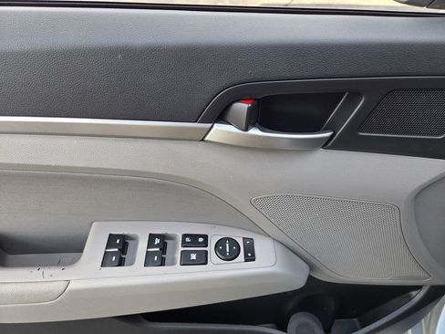 Used 2019 Hyundai Elantra Value Edition FWD image 20