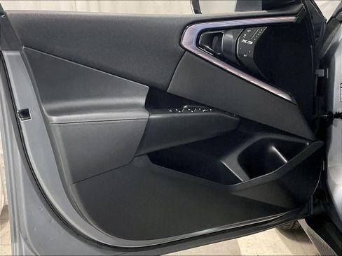 Used 2025 BMW X3 xDrive30i image 9