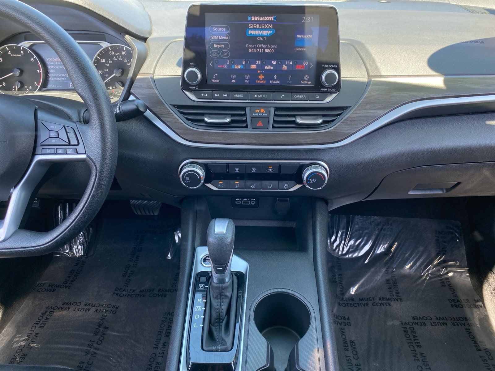 Used 2025 Nissan Altima 2.5 SV FWD image 11