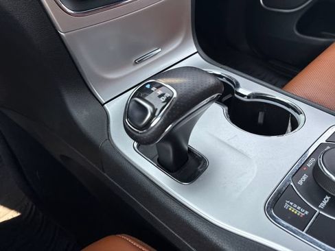 Used 2014 Jeep Grand Cherokee SRT8 w/ Luxury Group II AWD/4WD image 21