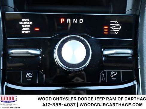 Used 2025 Jeep Grand Cherokee Overland w/ Trailer Tow Package AWD/4WD image 12