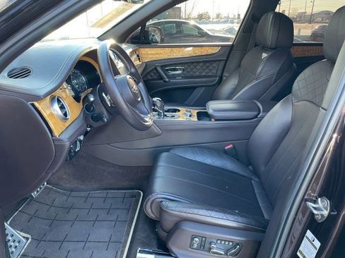 Used 2018 Bentley Bentayga Onyx Edition image 21