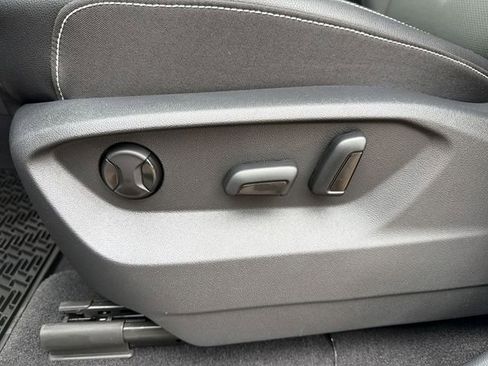 New 2026 Volkswagen Atlas SE image 13