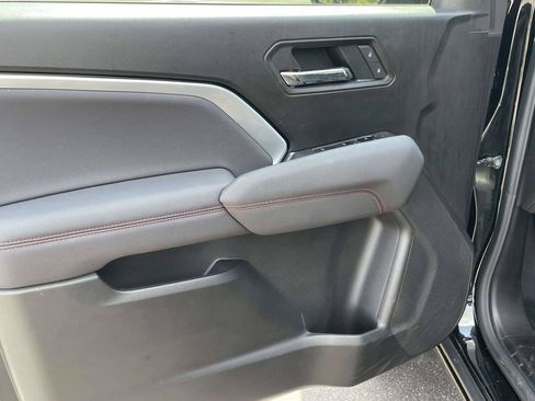 Used 2025 Chevrolet Colorado Z71 AWD/4WD image 16