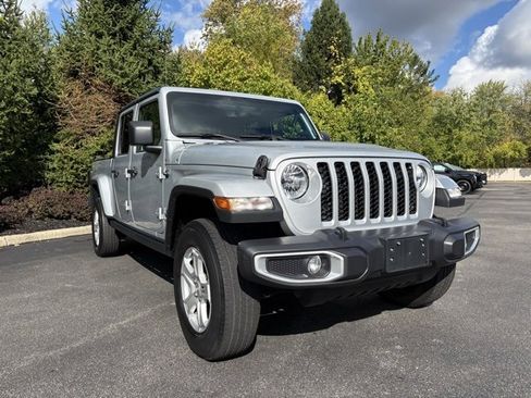 Used 2022 Jeep Gladiator Sport image 9