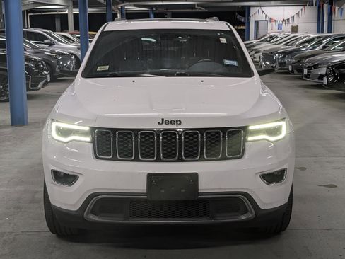 Used 2018 Jeep Grand Cherokee Limited w/ Luxury Group II image 2