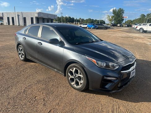 Used 2020 Kia Forte LXS FWD image 12
