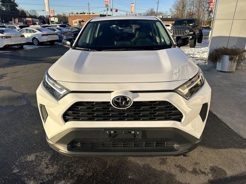 Used 2024 Toyota RAV4 LE image 3