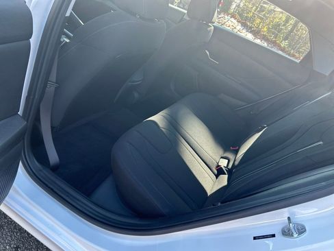 Used 2023 Hyundai Elantra SEL image 25