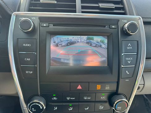 Used 2015 Toyota Camry LE FWD image 18