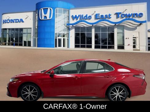 Used 2022 Toyota Camry SE image 6