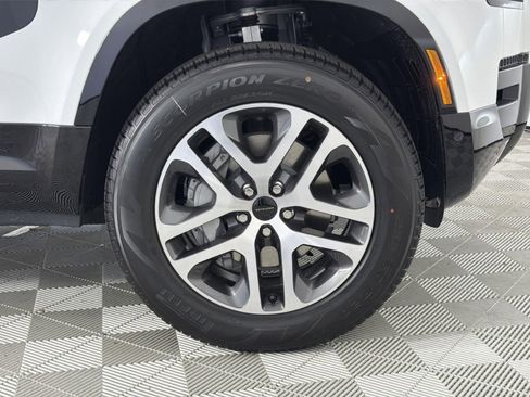 New 2026 Land Rover Defender 110 X-Dynamic SE image 35