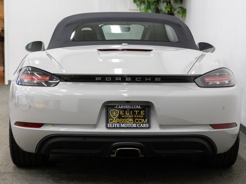 Used 2018 Porsche 718 Boxster image 25