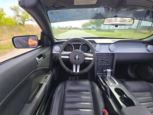 Used 2006 Ford Mustang GT Premium image 12